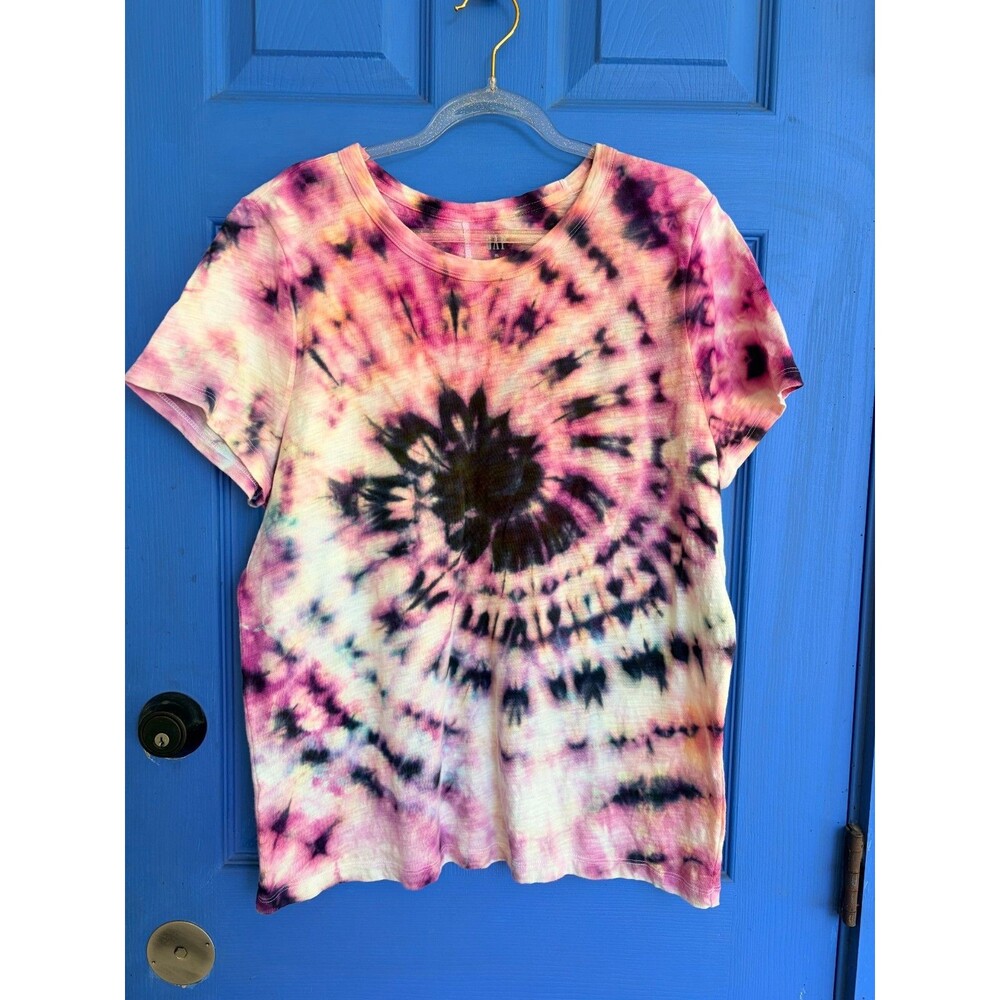 Hand dyed tie dye t-shirt XL - heart - in stock ready to ship